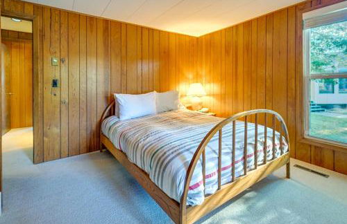 Lakefront Nekoosa Home Private Beach and Boat Dock! - Foto 15