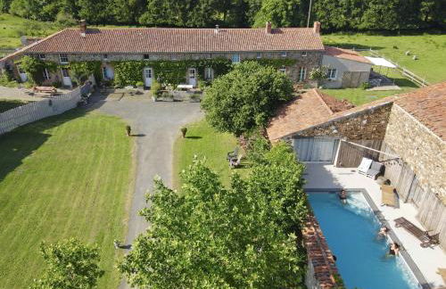 Chambre studio au Bord de la Piscine chauffée et privée pour vous le soir ! - Photo 1