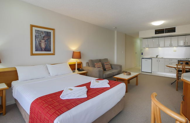 The Summit Apartments - Photo 4