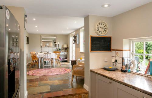 Beautiful 5-Bedroom Home with Cinema & Games Room - Foto 17