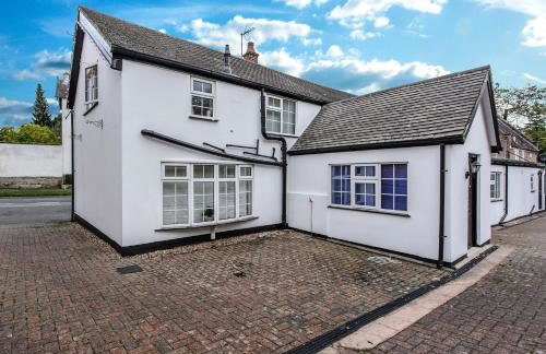 Donington Cottage Apt 4 - Photo 8