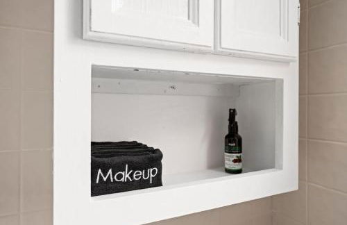 Cozy Mid Century Oasis with 2 KING beds - Foto 43