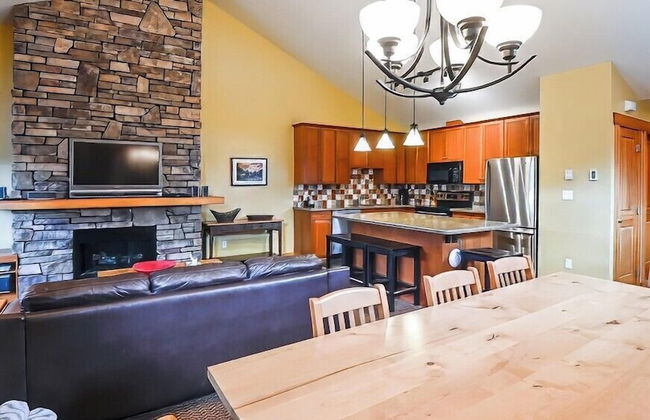 Pinnacle Ridge Chalets by Fernie Lodging - Photo 73