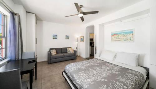 Beach Bae -Deco Studio Steps from the Ocean - Foto 2