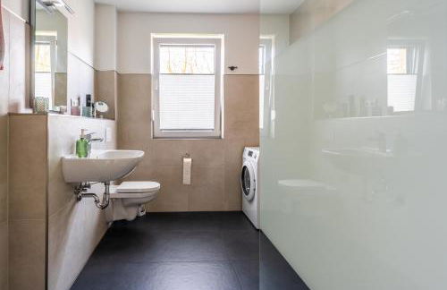 Hangar 19 Superior Apartment mit Terrasse und Garten H1W2 - Foto 18