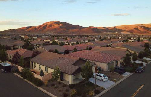 NEW Upscale House, Tahoe 30-min w/ Cal King - Foto 69