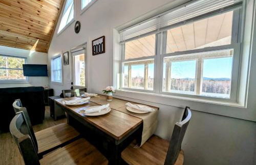 Spacious Cabin Complex with Flanders Pond Access, Ideal for Group Getaways, Located Near Sullivan, Maine - Photo 8