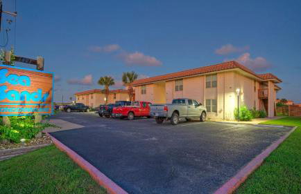 Beach Boardwalk Access Pool + Remodeled Interior Tropical Haven by Avantstay - Photo 74