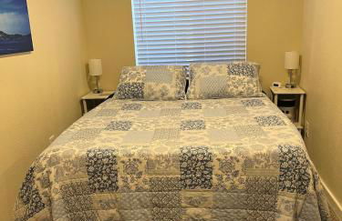 Peaceful Lakeside Retreat - Cozy 3BR Waterfront Home - Foto 24