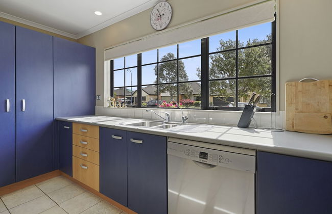 Spacious Family Home -Fully Fenced Yard - Foto 18