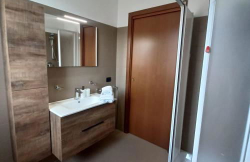 GARDA UN PO' Pool and Lake - Foto 18