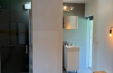 Dépendance au sein d’une villa avec piscine - Foto 9