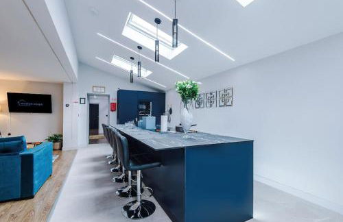 Incredible Home With Games Room, Sleeps 8, Parking Included, Perfect For Groups, Families, Contractors, Professionals - Photo 75