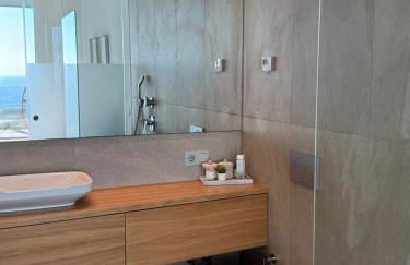 Med Two luxury apartment with sea view - Photo 27