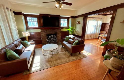 *Boho Bungalow-King-Backyard-Full Kitchen-W/D* - Foto 28