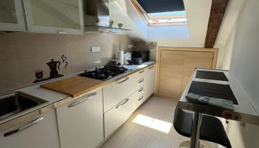 Loren House - Photo 3, stove