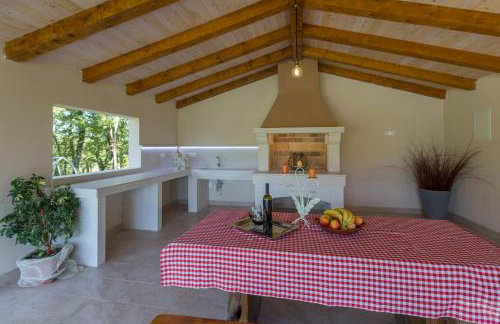 Apartment Susnjici 2 with Pool, Children Playground and Terrace - Photo 19