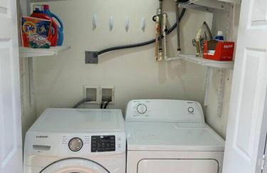 Bay Breeze Bliss-Hot Tub, Bar and Canal 5mi to Beach - Foto 23