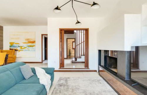 Beach Villa with Jacuzzi & Garage by HostWise - Foto 25