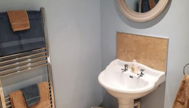 A Stylish Country Retreat! - Photo 4, towels