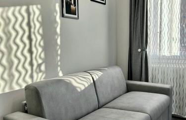 De Mio's Apartment - Photo 9