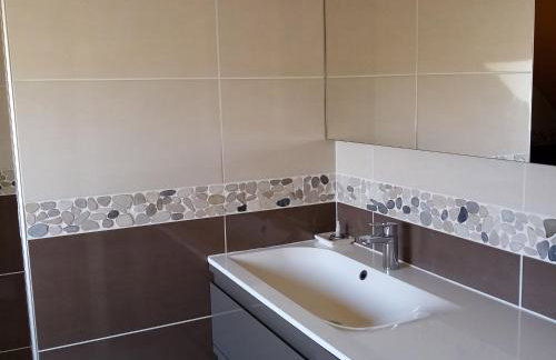 Gîte rénové en campagne, 3 ch., terrain 5000m², proche randonnées et Le Mans ! - Foto 13