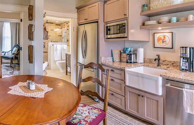 Redtail Suites ~ Entire Home ~ Sleeps 12 ~ Tesla Station - Foto 19