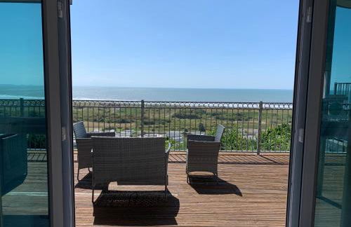 Cliff Haven "Dogs go free" - Photo 1