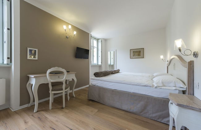 Villa Italia Luxury Suites and Apartments - Photo 13