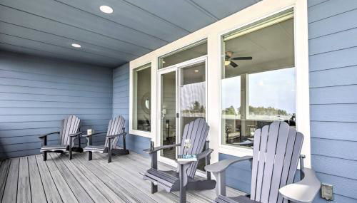 The Moby House Coastal Retreat with Ocean Views & Hot Tub - Foto 3