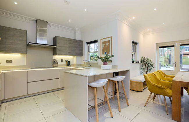 The Ascot Escape - Stylish 4bdr With Courtyard - Foto 14