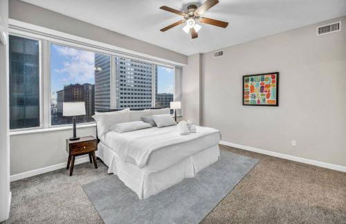 SkyTower 2BD | Parking Available | Downtown - Photo 6