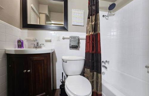 Stylish Galleria Condo 2BR 2BA Saltwater Pool Marquee Uptown - Foto 39