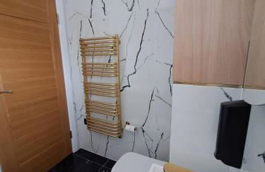 Newly Renovated Flat with Parking space - Foto 38