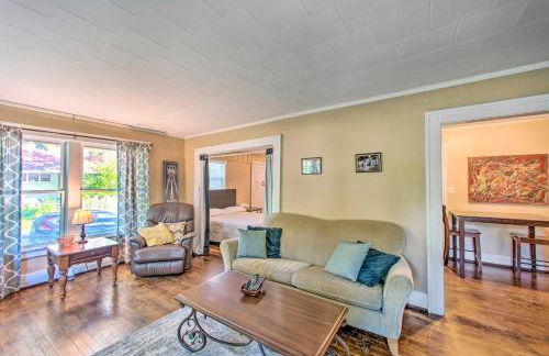 Townhome with Yard, 2 Mi to Downtown and Golfing - Foto 8