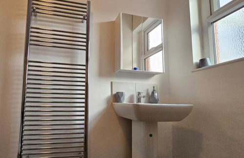 Cheerful Home near Preston train station & Uclan - Photo 28