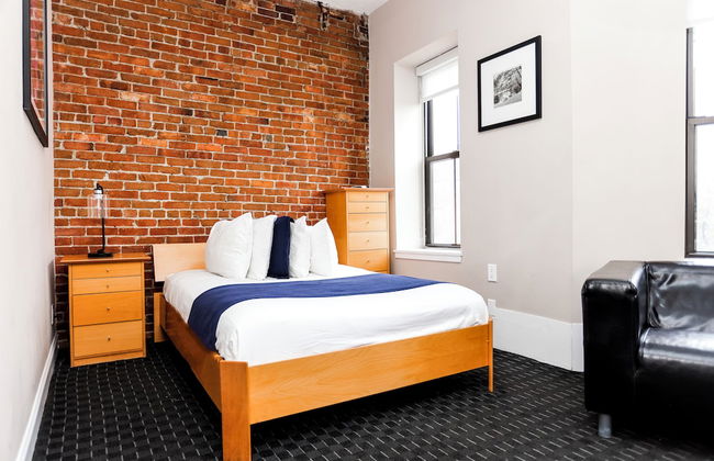 Maverick Suites at 400 Columbus Ave - Foto 36