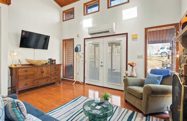 Pirate-themed Lakefront Home w/ Kayaks, Game Room, Views & Hidden Treasure Hunt - Foto 4