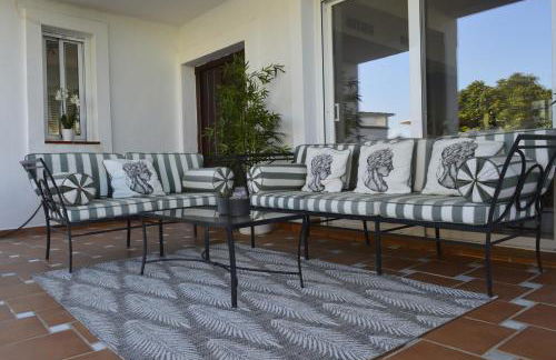 Villa Bendex Estepona Costa Del Sol - Photo 53