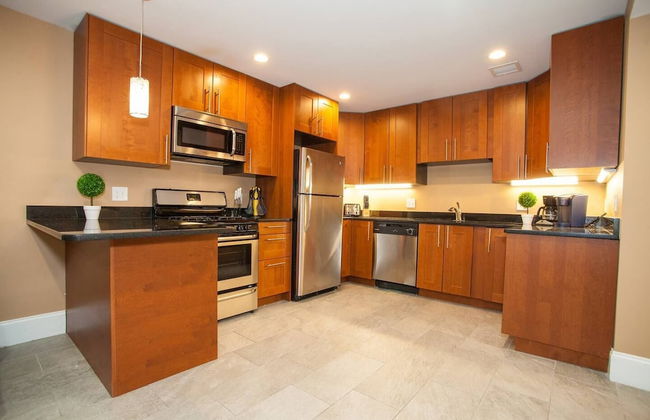 Lux Condo Near Boston - 3 King Beds 2 Bath-parking - Foto 12