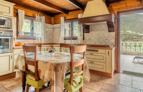 4BR Candelaria Wooden Home -Pool & Views - Parking - Foto 17