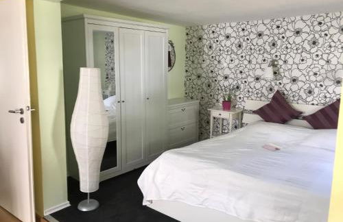 Schräges Haus - Foto 2