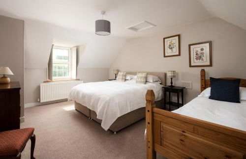 College Cottage - Photo 18