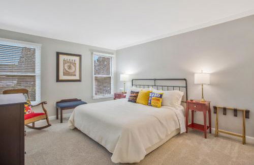 Gorgeous Creek Side Ranch-Style Estate With Dock - Foto 26