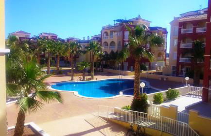 Beautiful 3 bed, 2 bath modern apartment - Foto 15