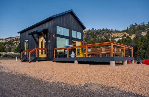 Stargazing Retreat with Hot Tub Deck Hammocks BBQ - Photo 23