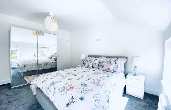 Exclusive 4-bed House 10 Minutes From Newcastle - Photo 5