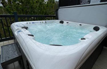 Boggy Creek - lodge with hot tub - Photo 28