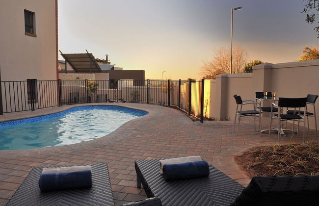 All Suite on 14th - Photo 20