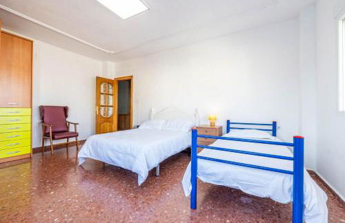 Amplia Casa Familiar con Calefacción, cerca de Sierra Nevada y Granada - Foto 48